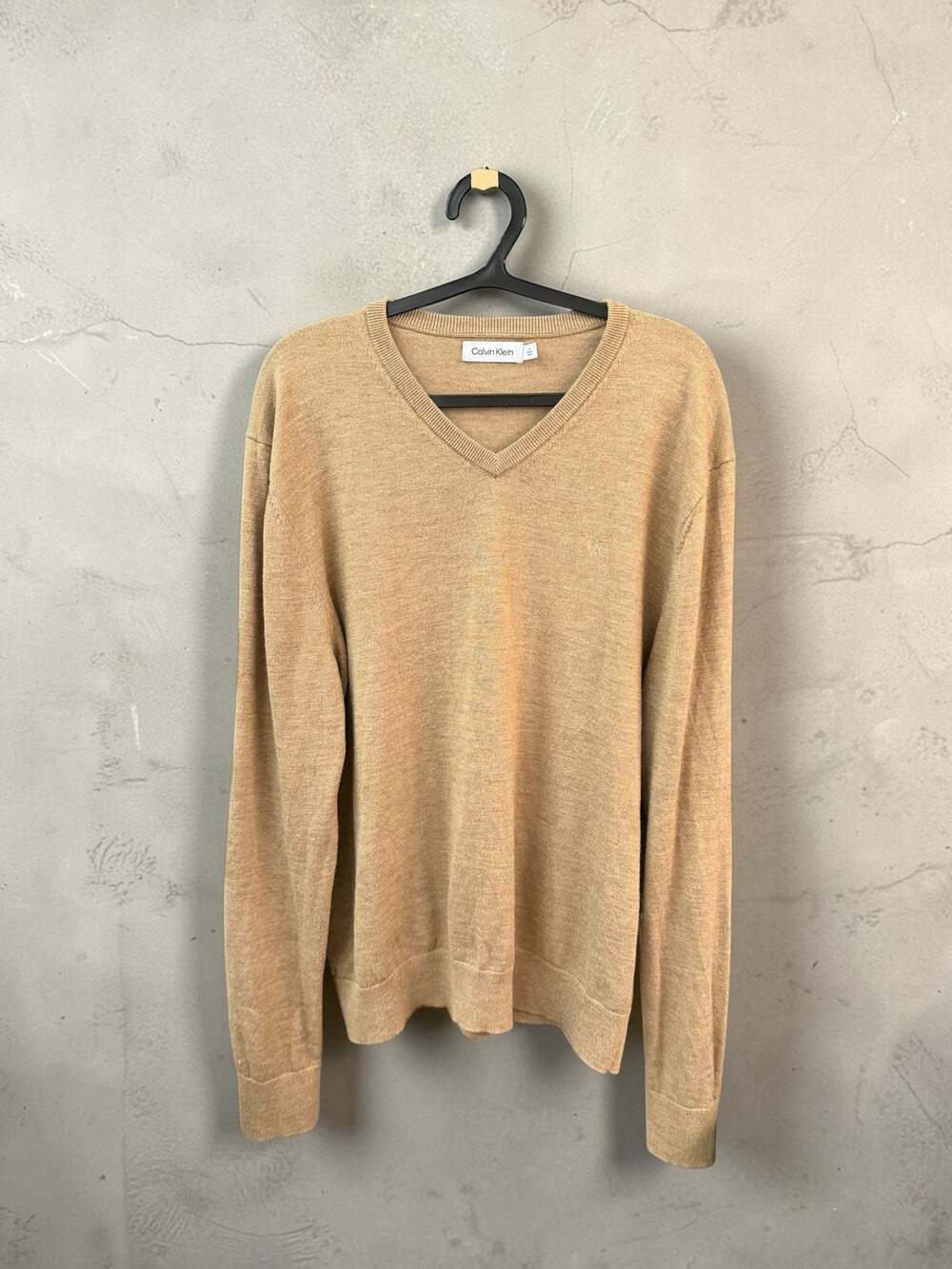 Calvin Klein Men's V-Neck Pullover Sweater in Tan Heather, Size Medium